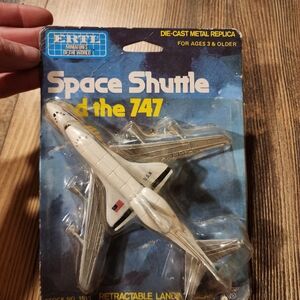 ERTL Space Shuttle and 747 Die-Cast Model